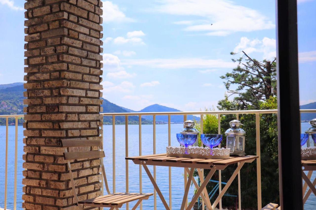 La Finestra "Sul Lago" Predore Exterior foto