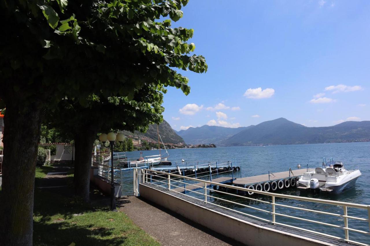 La Finestra "Sul Lago" Predore Exterior foto